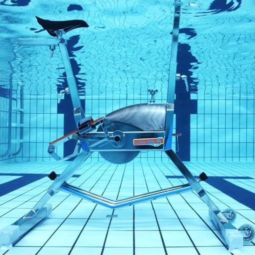 Aquabike dans une piscine