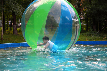 PISCINE POUR ENFANTS «PISCINE DE JEUX» –